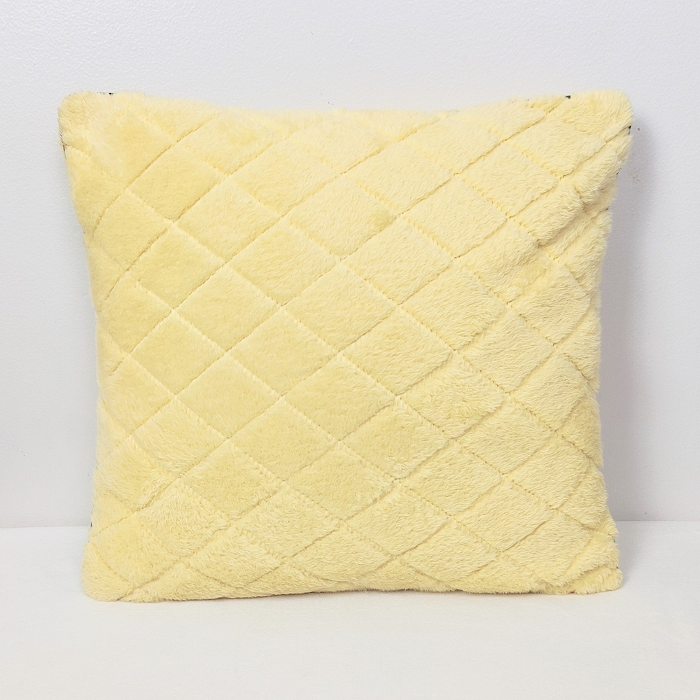 NEW! Vera Bradley Square Pillow Plush Throw Yellow Decor Bed Home Fuzzy Soft
